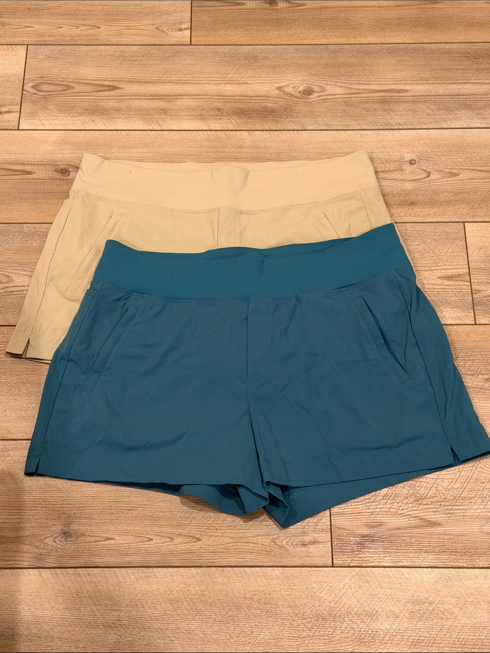 Athleta Women’s Essential Pull-On Shorts in Teal and Cream